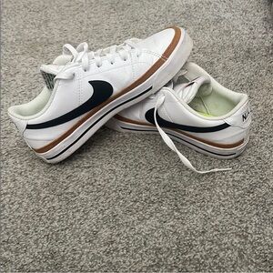 Nike Court Legacy Sneakers
